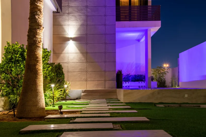 كهربائي حي ديراب الرياض لتمديدات الإسطبلات والمزارع الخاصة 0558623942