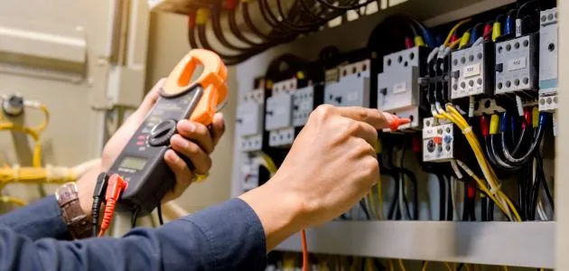 أفضل كهربائي حي قرطبة الرياض | حلول ضغط الكهرباء وكشف الأعطال 0598262587