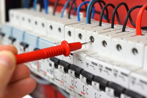 أفضل كهربائي حي البيان الرياض | فحص جودة الكهرباء وسلامة الشبكة الكهربائية 0598262587